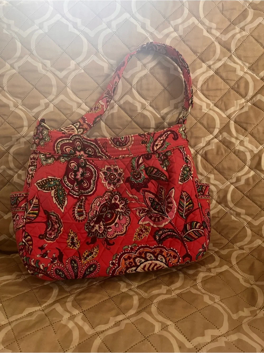 Quilted Floral Print Shoulder Bag in Red